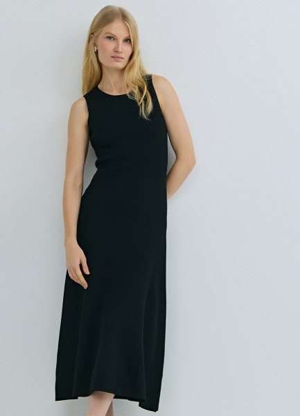 

Вязаное платье с расклёшенной юбкой, Черный