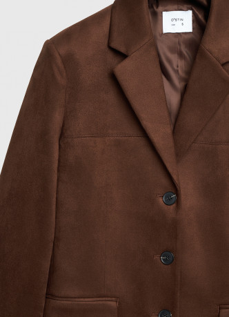 Однобортный жакет из замши