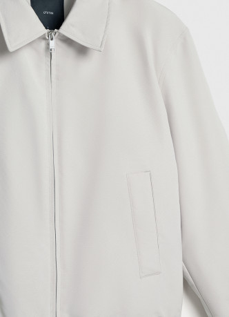 Утеплённый бомбер с отложным воротником