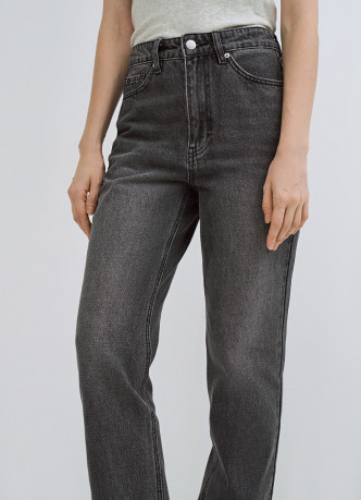 Прямые джинсы с высокой посадкой