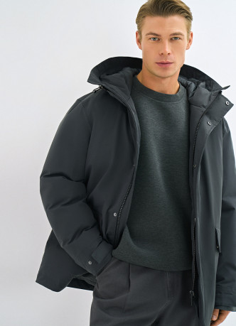 Утеплённая парка с капюшоном