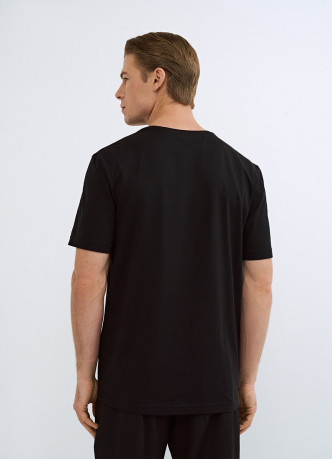 Базовая футболка