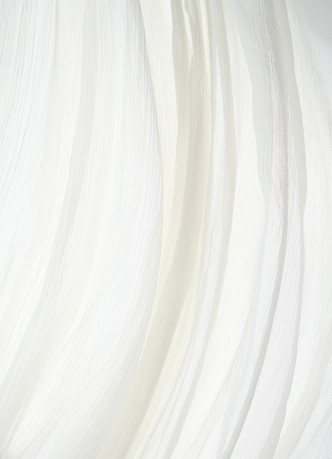 Блузка с обьемным рукавом и вышивкой