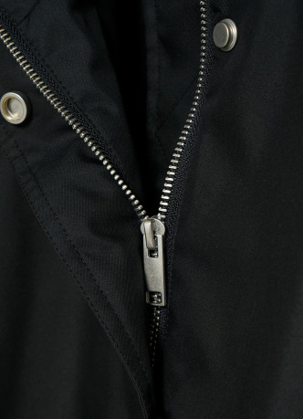 Короткая куртка с воротником-стойкой