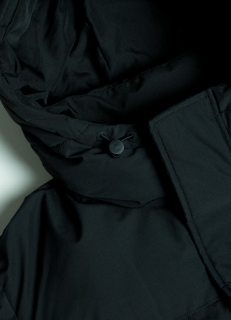 Утеплённая куртка с капюшоном