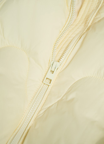 Короткая утеплённая куртка