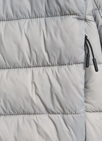 Утеплённая лёгкая куртка с воротником-стойкой