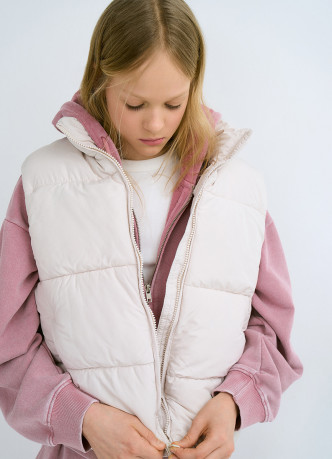 Утеплённый жилет для девочек