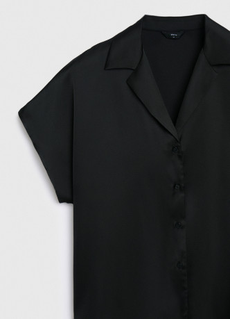 Сатиновая блузка с коротким рукавом