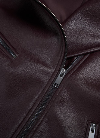 Куртка из искусственной кожи