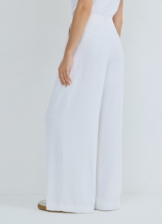 Прямые брюки со складками