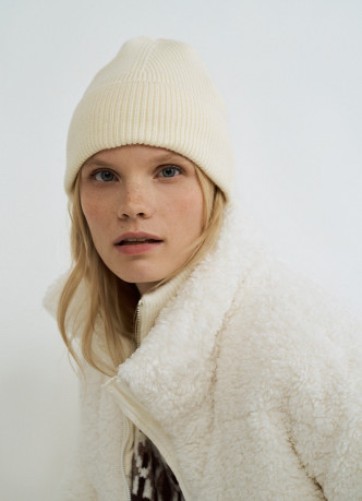 Вязаная шапка