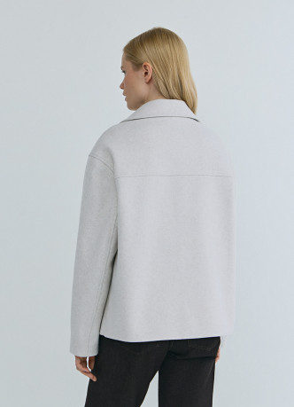 Короткое двубортное пальто