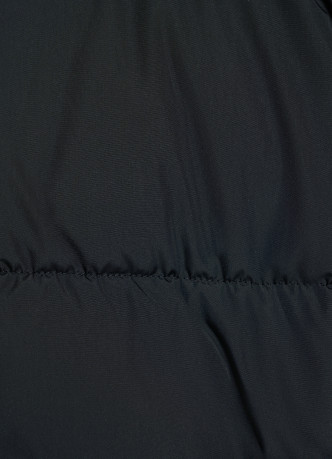 Утеплённая куртка с капюшоном