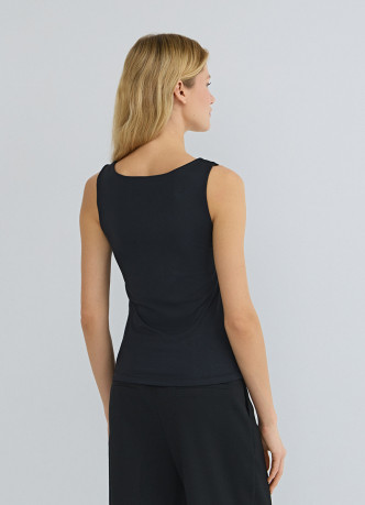 Топ с широкими бретелями