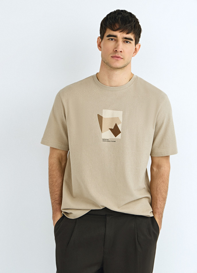 Футболка из текстурной ткани с нашивкой