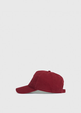 Бейсболка с 3D-вышивкой