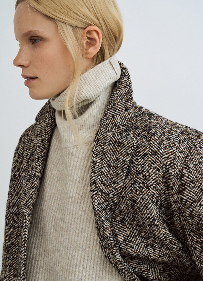 Вязаная манишка