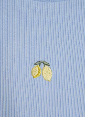 Футболка с бантами и вышивкой для девочек