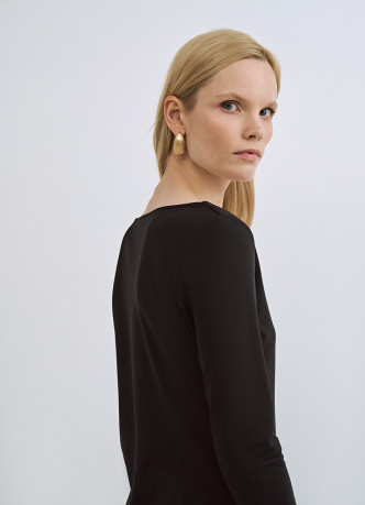 Лонгслив с квадратным вырезом