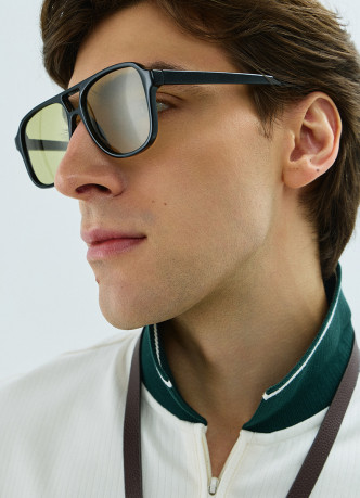 Солнцезащитные очки с цветными линзами