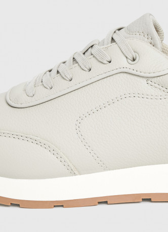 Кожаные кроссовки