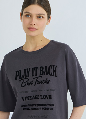 Футболка с флоковым принтом