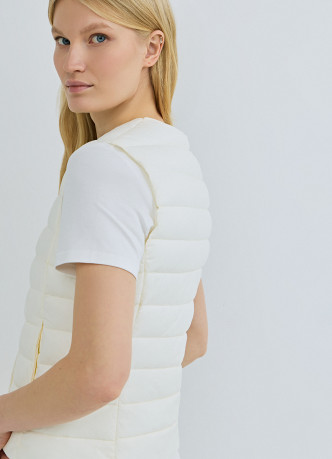 Лёгкий стёганый жилет