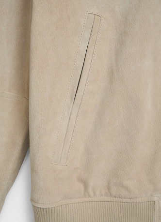 Бомбер из натуральной замши