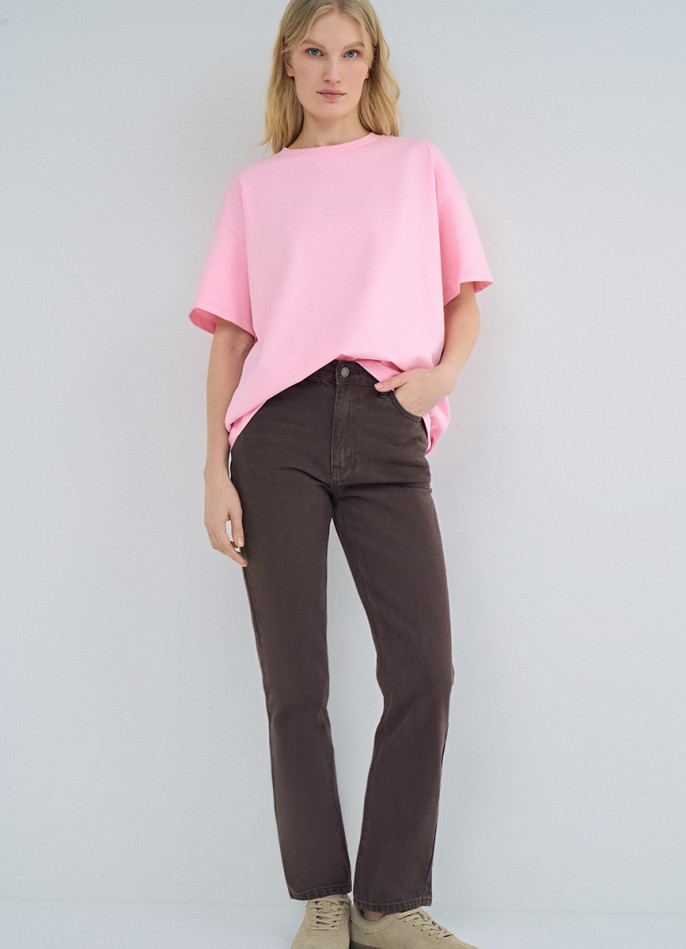 Прямые джинсы со средней посадкой