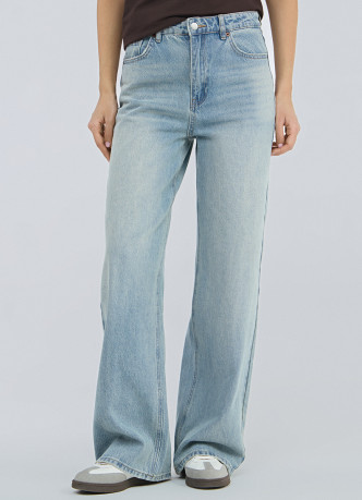 Широкие джинсы с высокой посадкой