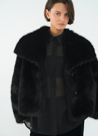 Укороченная шуба из искусственного меха
