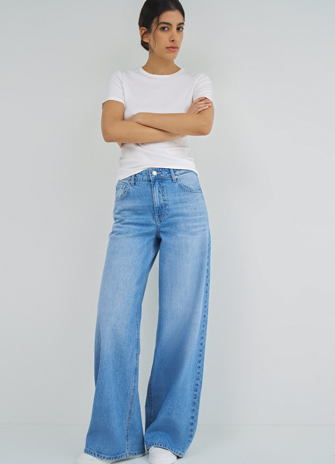 Ультраширокие джинсы с высокой посадкой