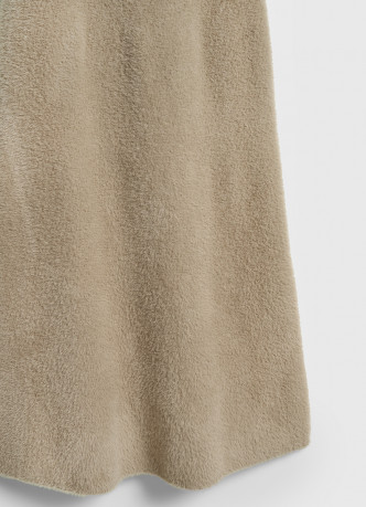 Трикотажная юбка из пушистой пряжи