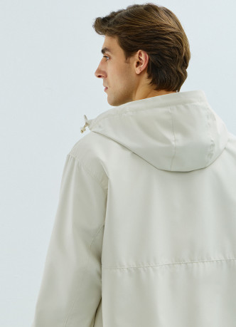 Ветровка с капюшоном