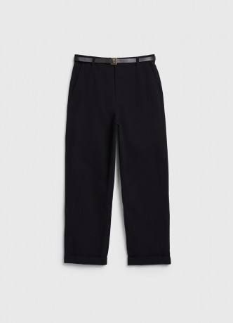 Чиносы с ремнём