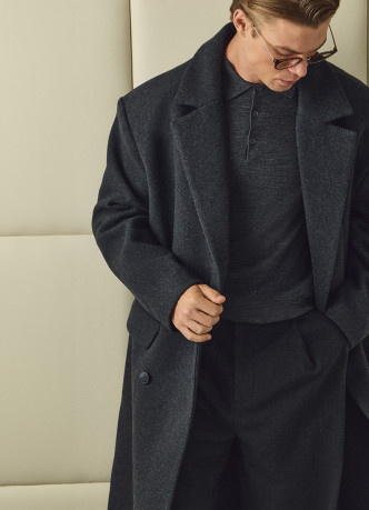 Удлинённое двубортное пальто из шерсти