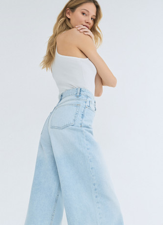 Ультраширокие джинсы с высокой посадкой