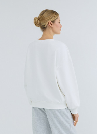 Свитшот с вышивкой