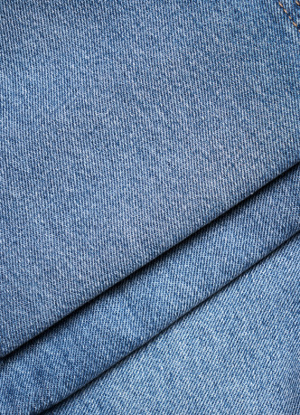 Прямые джинсы с высокой посадкой