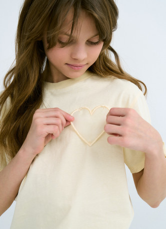 Футболка с аппликацией для девочек