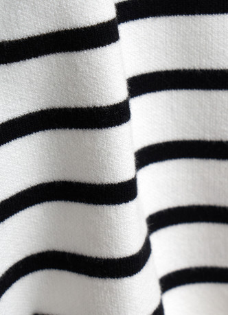 Джемпер плотной вязки