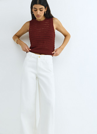 Широкие джинсы с плетением на поясе