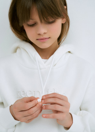 Худи с вышивкой для девочек