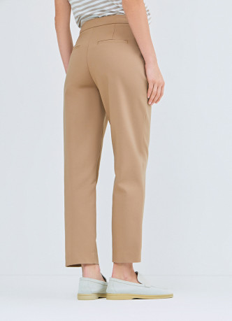 Зауженные прямые брюки