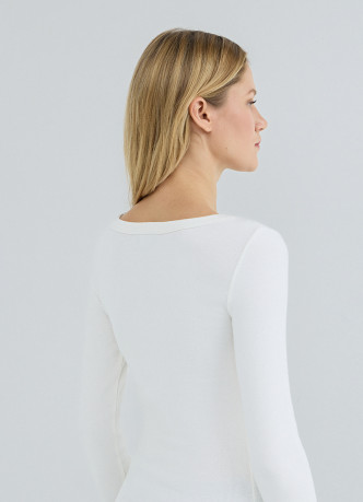 Приталенный лонгслив в рубчик