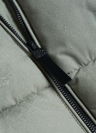 Утеплённый жилет для мальчиков