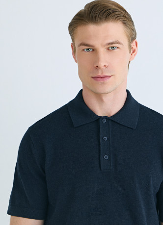 Поло из текстурной ткани