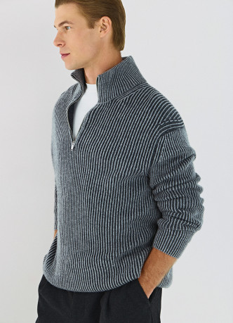 Джемпер с ангорой и шерстью