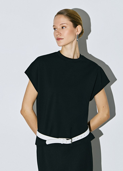 Футболка с бесшовным рукавом Черный 999₽